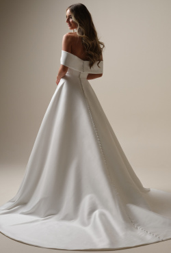 1_Large-Rebecca-Ingram-Perri-A-Line-Wedding-Dress-25RS282A01-Alt52-DW