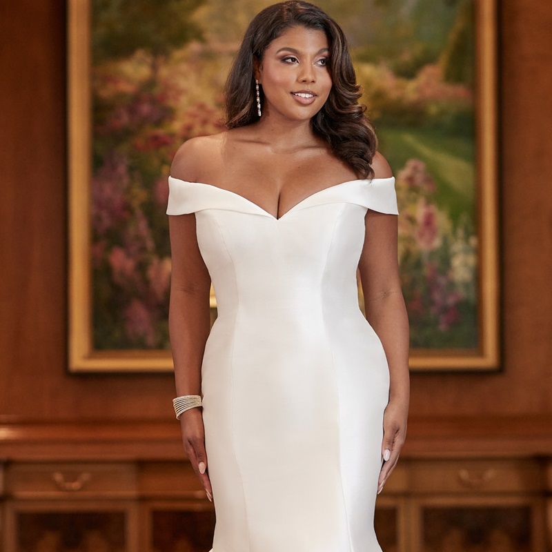 Curvy brides on sale